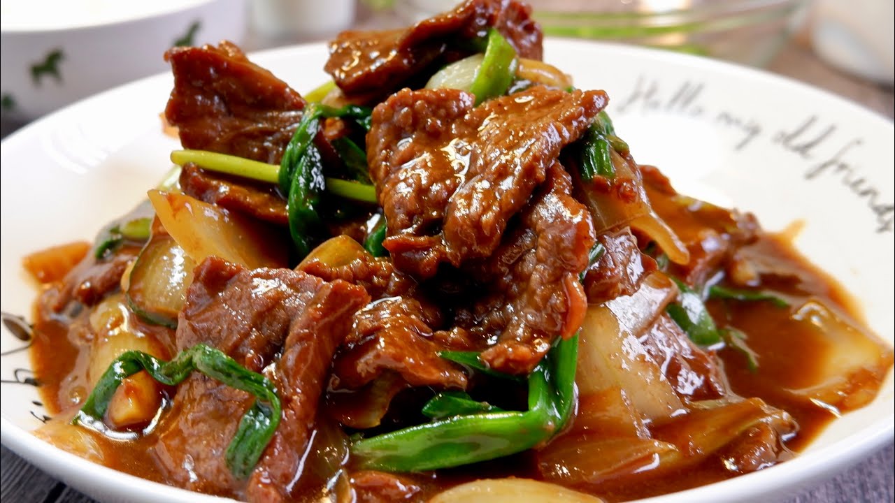 Secret to Making Super Tender Beef & Onion Stir Fry ๅ่ฑ็ๅซฉ็่ Chinese Beef / Meat / Protein Recipe img